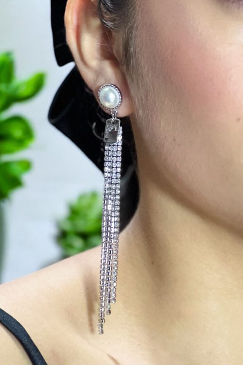 Hermosos aros combinación perfecta de brillos y femeninas perlas