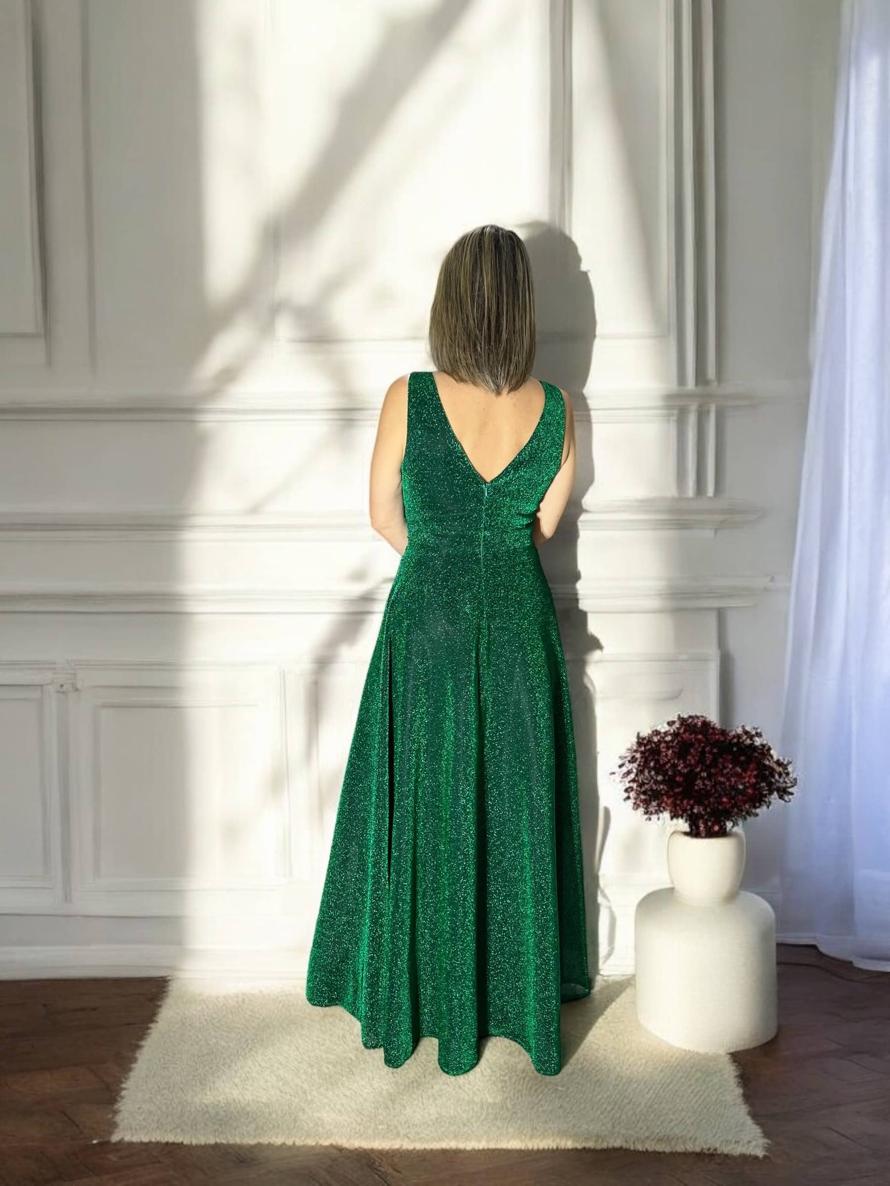 Vestido de Gala Largo con Brillos Sutiles y Escote en V - Imagen 2