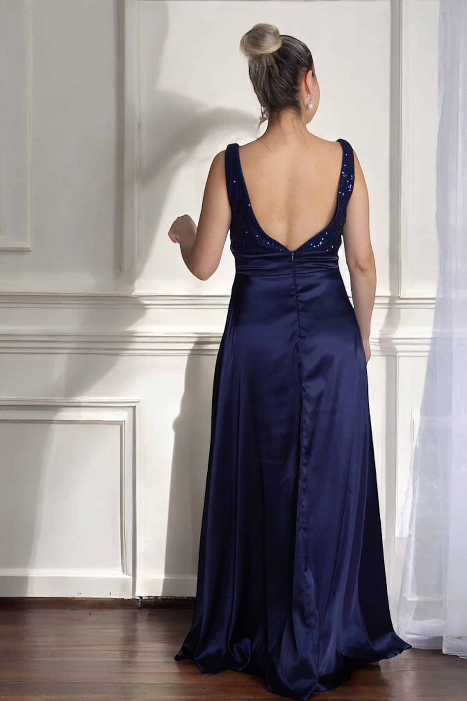 Vestido de Fiesta en satín con lentejuelas