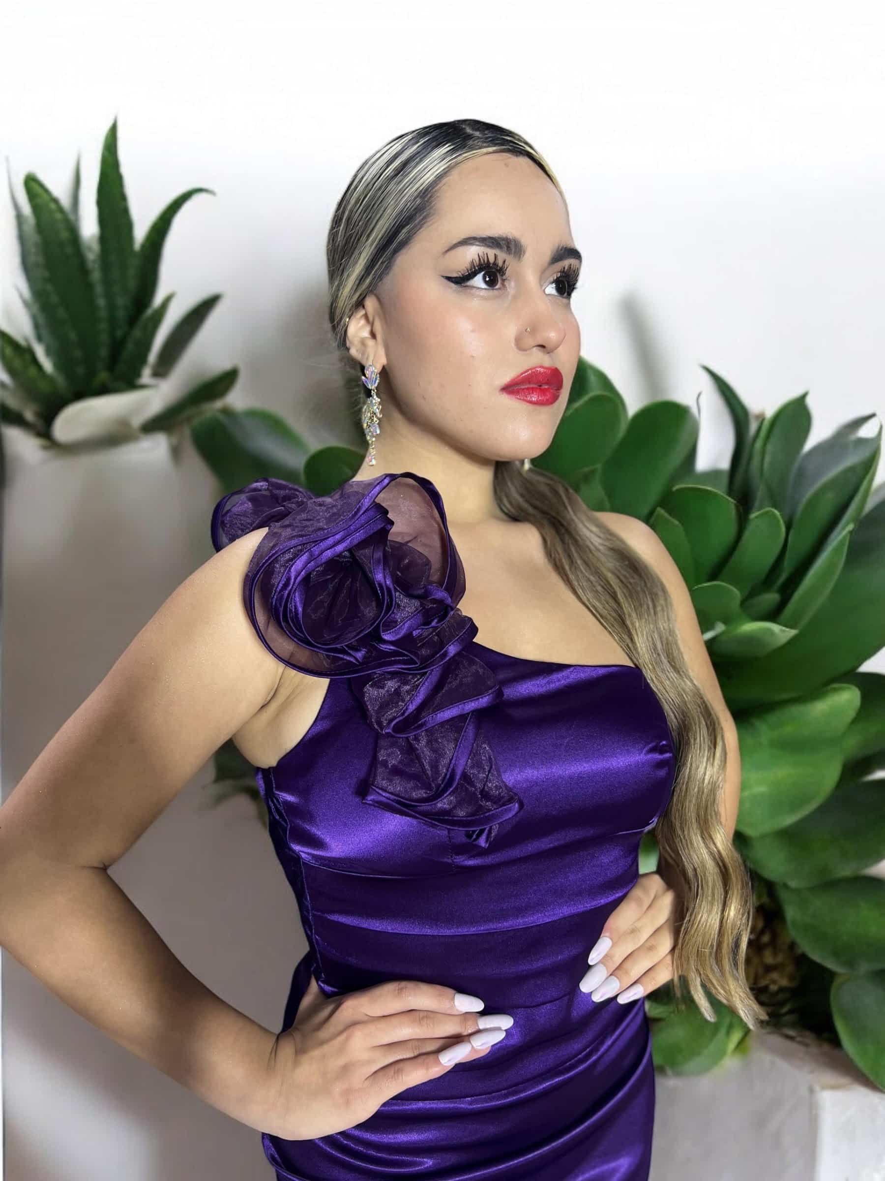 Vestido de Fiesta Asimétrico en Satín