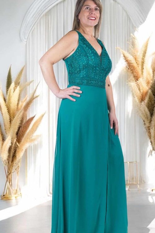 Vestido de Fiesta Elegante en Crep y Cristales